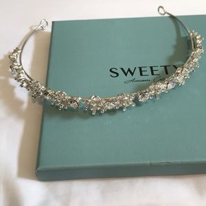 NWT Crystal and rhinestone embellished headpiece on silver band with box Size OS